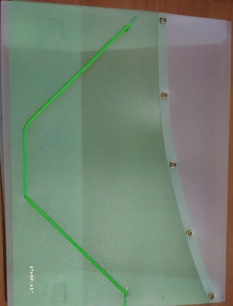 فايل شنطة بلاستك فاضي شفافة مع مغيطة 